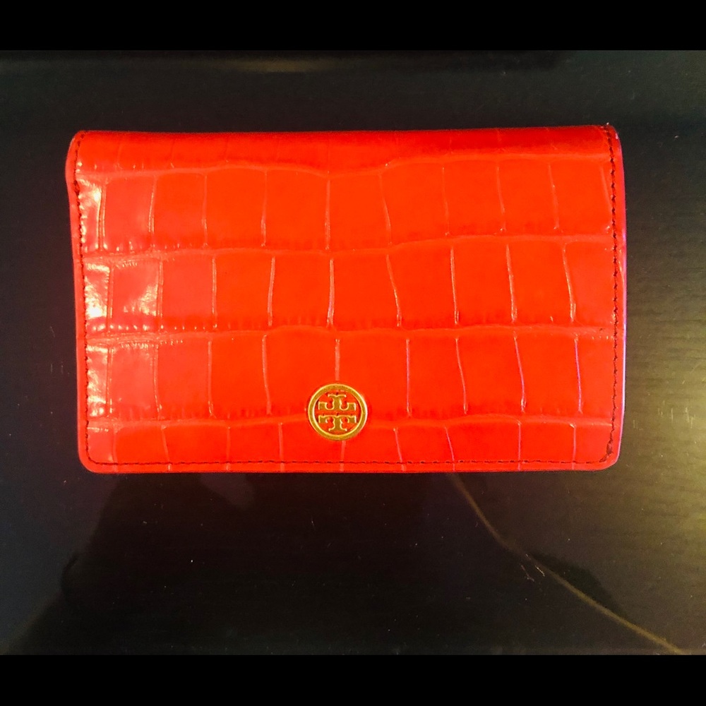 ❗️SOLD ❗️Tory Burch Croc Wallet ❤️